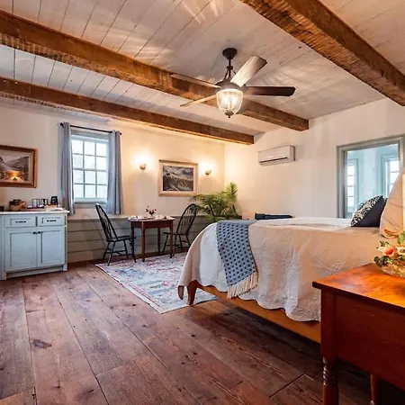 Erie Canal Suite - The Mohawk Valley House